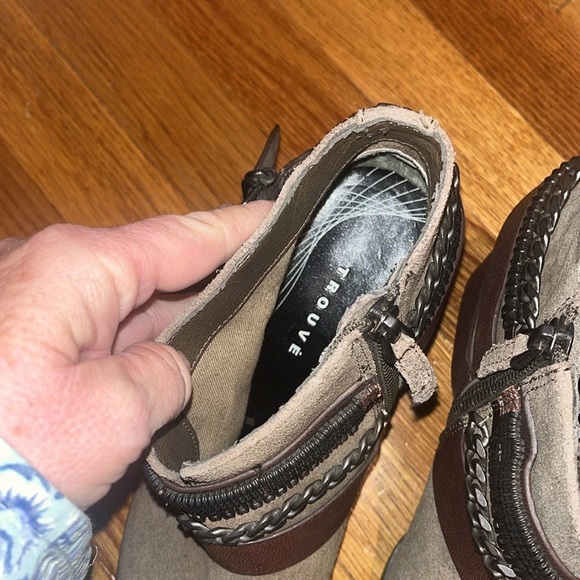 Trouve leather grunge style leather booties size 8 w/ metal & leather straps - Picture 8 of 9